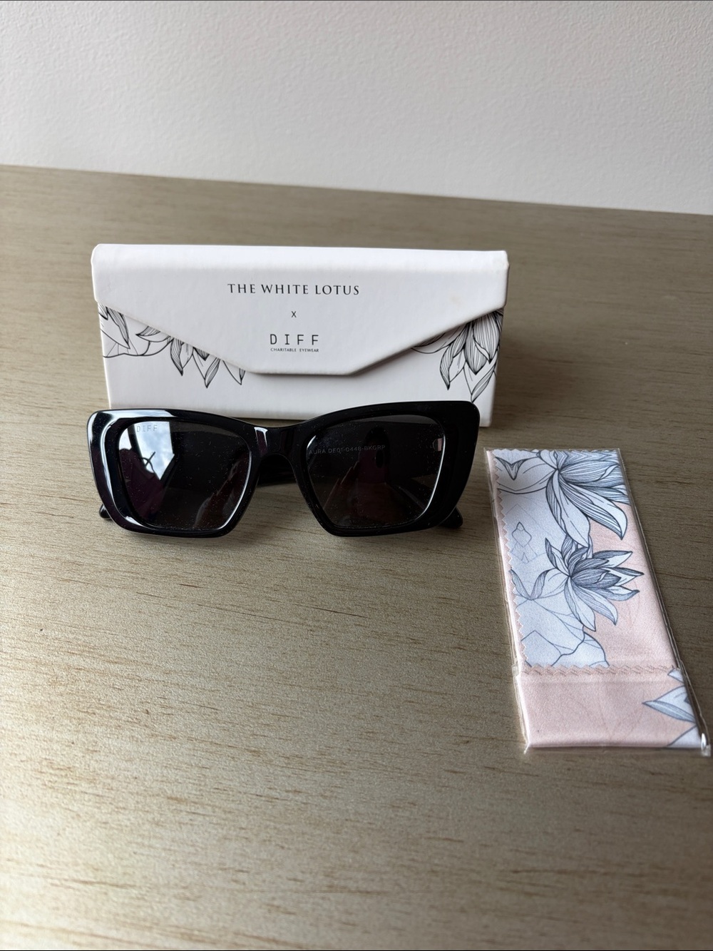 Brand New! - Diff x The White Lotus Black Women's Sunglasses with Case